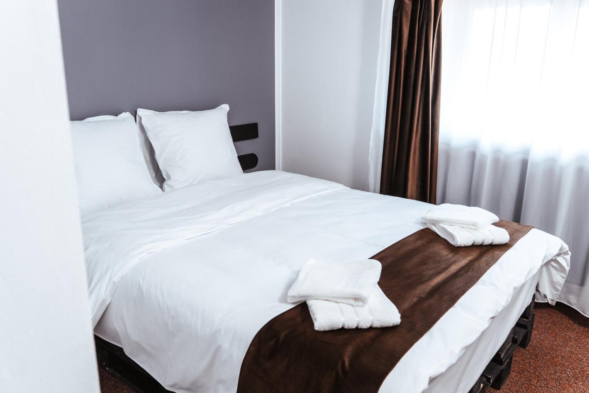 Casa Rosu Hotel Клуж-Напока Екстериор снимка